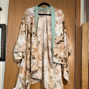 Floral Kimono NWOT